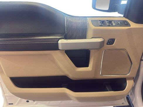 Used 2019 Ford F250 Lariat w/ Lariat Ultimate Package AWD/4WD image 12