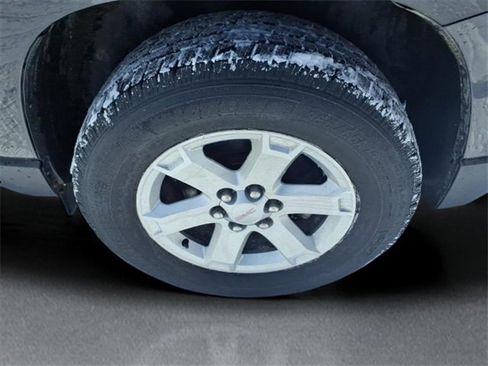 Used 2015 GMC Acadia SLE image 7