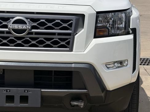Used 2024 Nissan Frontier SV w/ SV Convenience Package AWD/4WD image 8