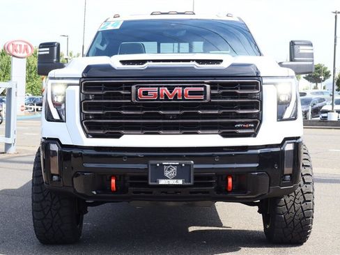 Used 2024 GMC Sierra 2500 AT4X AWD/4WD image 8
