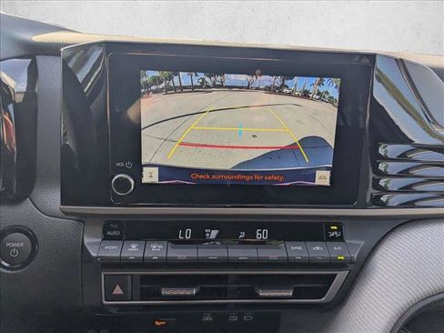 Used 2025 Toyota Camry SE image 14