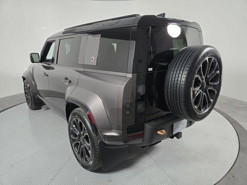 New 2026 Land Rover Defender 110 OCTA AWD/4WD image 17