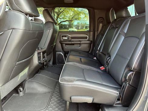 Used 2025 RAM 2500 Laramie w/ Night Edition image 39