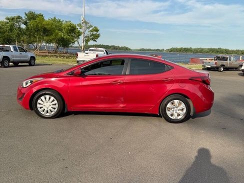 Used 2016 Hyundai Elantra SE FWD image 3