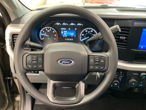 New 2026 Ford F250 XLT w/ FX4 Off-Road Package AWD/4WD image 13