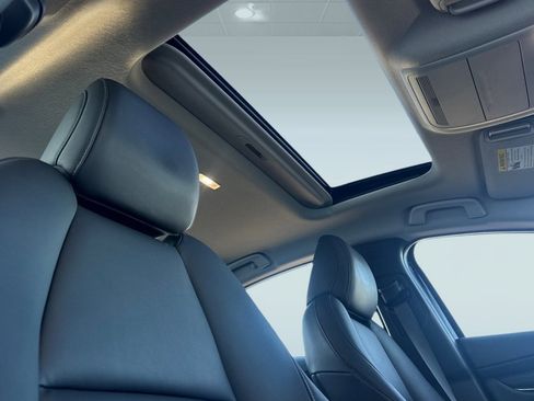 Used 2022 MAZDA MAZDA3 s image 15