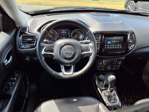 Used 2020 Jeep Compass Latitude AWD/4WD image 7
