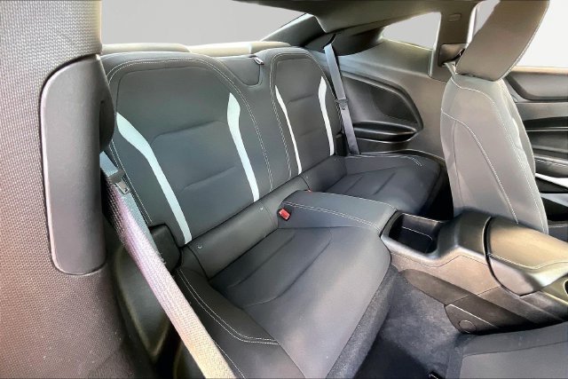 Used 2018 Chevrolet Camaro LT RWD image 17