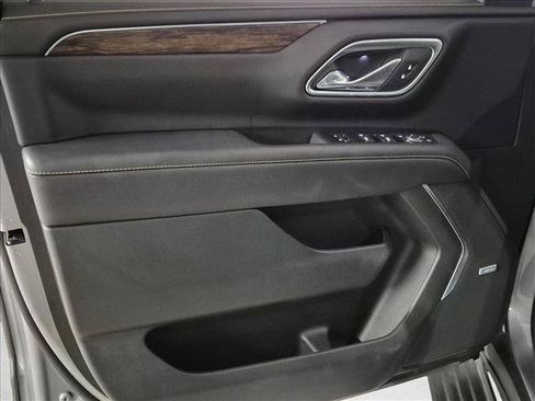 Used 2023 Chevrolet Suburban Premier RWD image 11