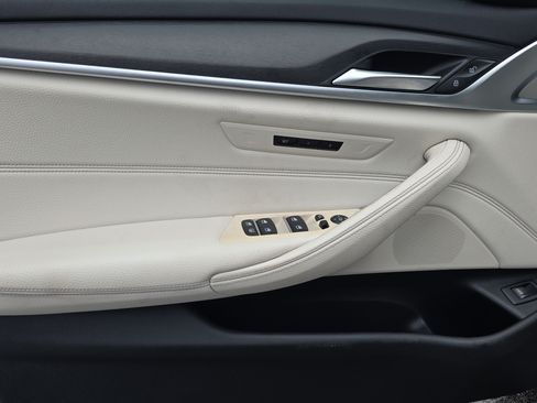Used 2023 BMW 540i w/ M Sport Package RWD image 20