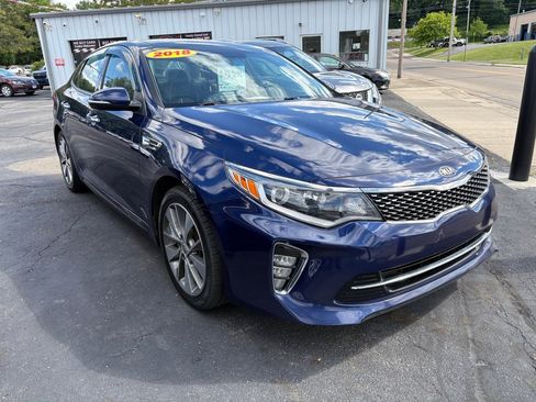 Used 2018 Kia Optima S w/ Option Group 020 FWD image 1