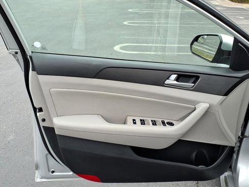 Used 2017 Hyundai Sonata Sport w/ Value Edition Package 02 image 10