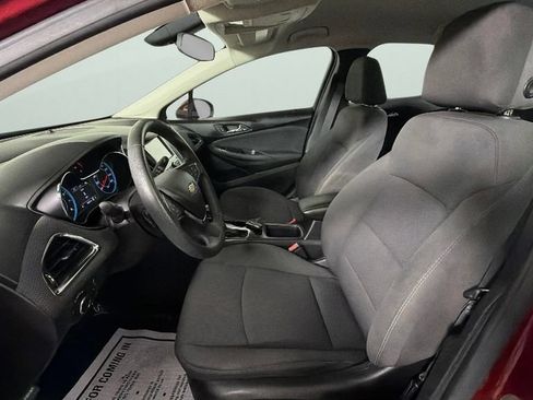 Certified 2017 Chevrolet Cruze LT w/ Convenience Package FWD image 17
