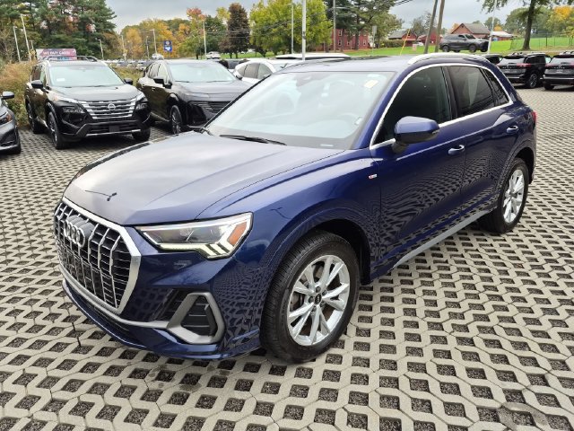 Used 2023 Audi Q3 2.0T Premium Plus w/ Premium Plus Package AWD/4WD image 8