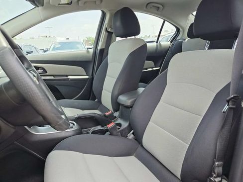 Used 2014 Chevrolet Cruze LS FWD image 7