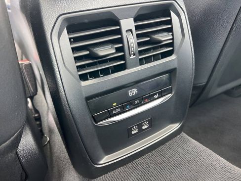 Used 2025 BMW 330i xDrive Sedan w/ Convenience Package image 22
