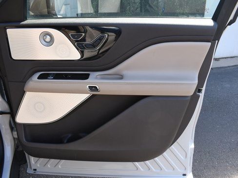 Used 2020 Lincoln Aviator Reserve w/ Equipment Group 202A AWD/4WD image 24