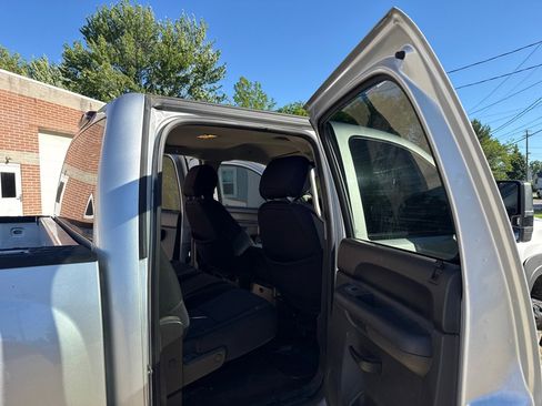 Used 2013 Chevrolet Silverado 1500 W/T RWD image 13