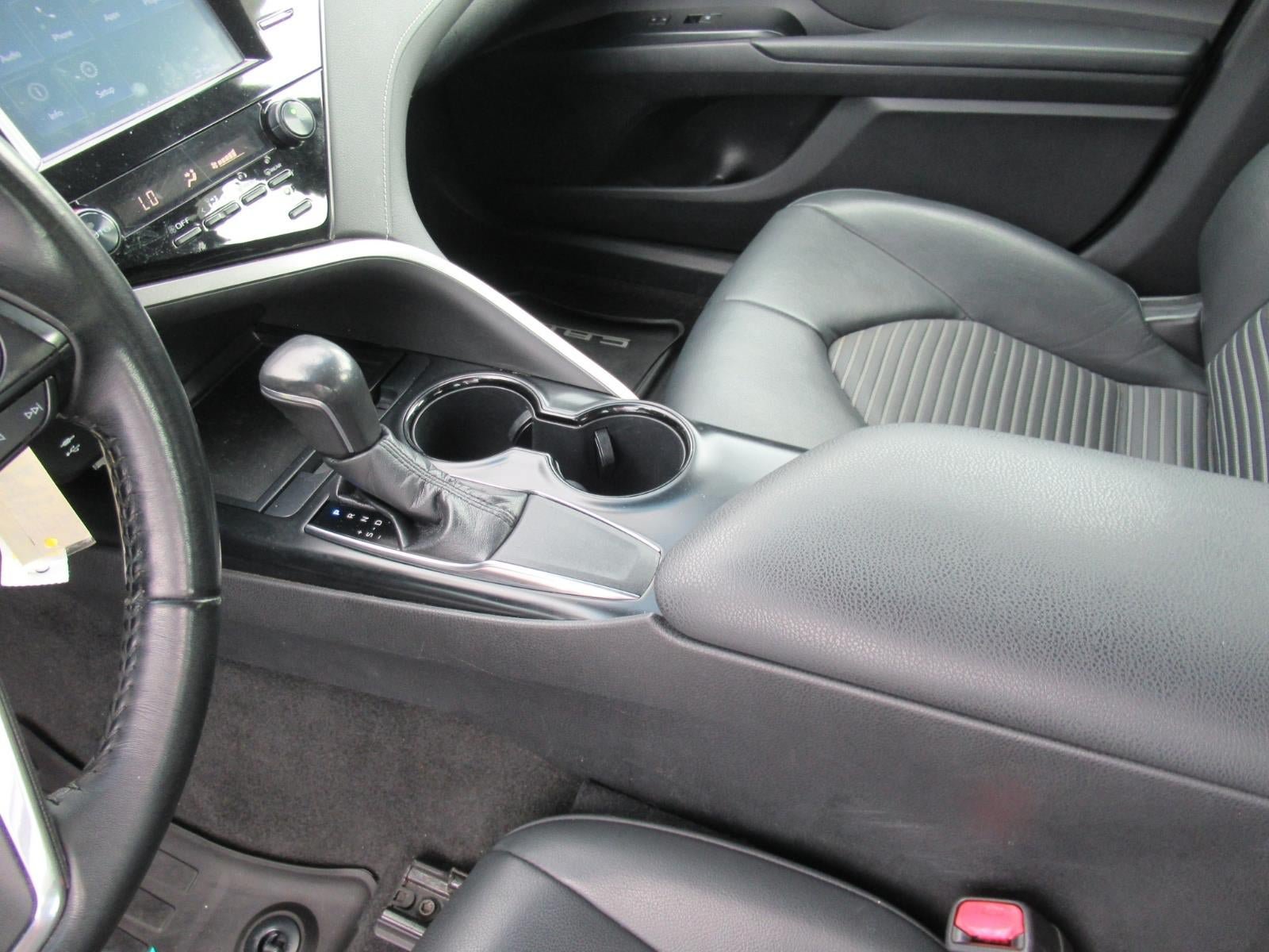Used 2019 Toyota Camry SE FWD image 16