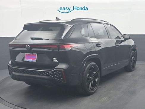 Used 2026 Volkswagen Tiguan SE R-Line image 7