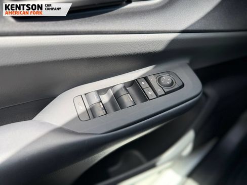 Used 2026 Toyota Prius LE FWD image 19