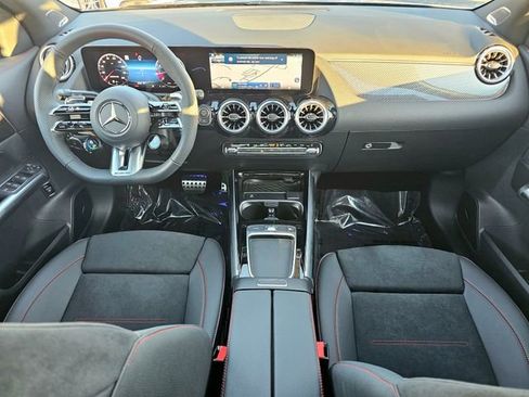 New 2026 Mercedes-Benz GLA 35 AMG 4MATIC image 25