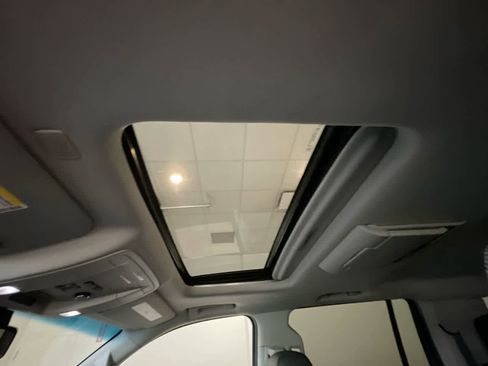 Used 2018 GMC Yukon XL SLT w/ Open Road Package image 22