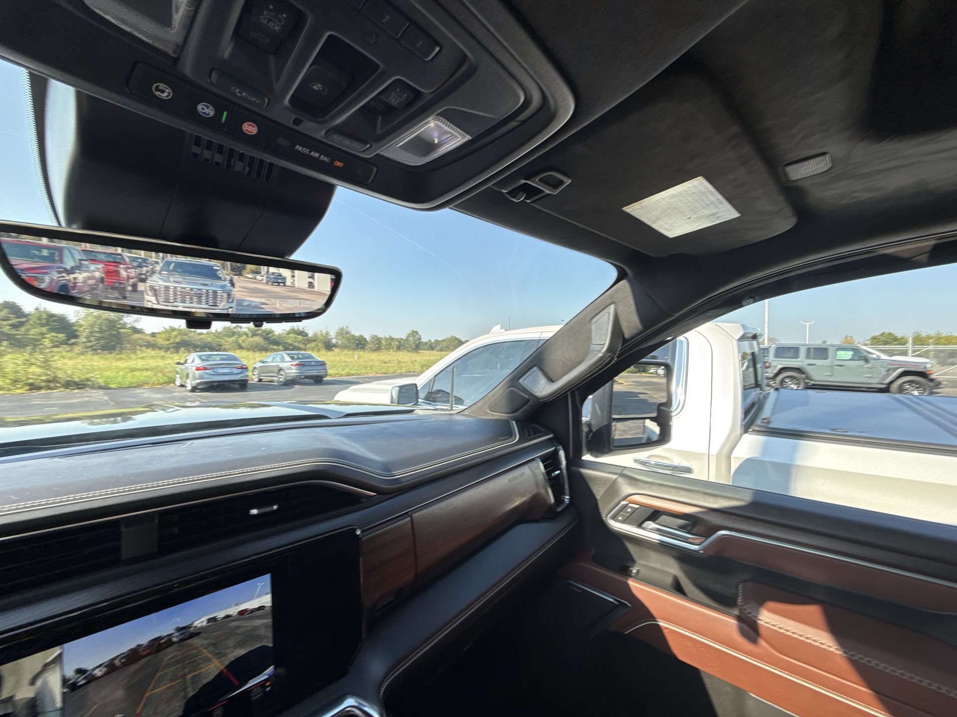 Used 2025 GMC Sierra 2500 Denali Ultimate AWD/4WD image 13