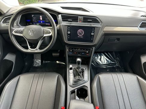 Used 2023 Volkswagen Tiguan SE image 15