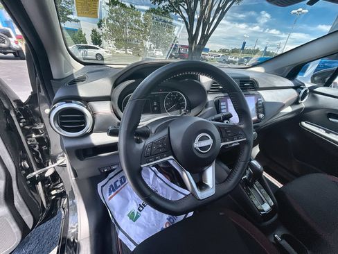 Used 2024 Nissan Versa SR FWD image 10