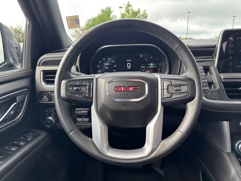 Used 2023 GMC Yukon XL SLT w/ SLT Premium Package AWD/4WD image 31