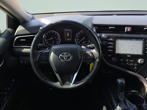 Used 2020 Toyota Camry SE image 12
