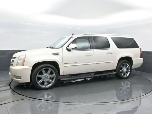 Used 2014 Cadillac Escalade ESV Premium image 10