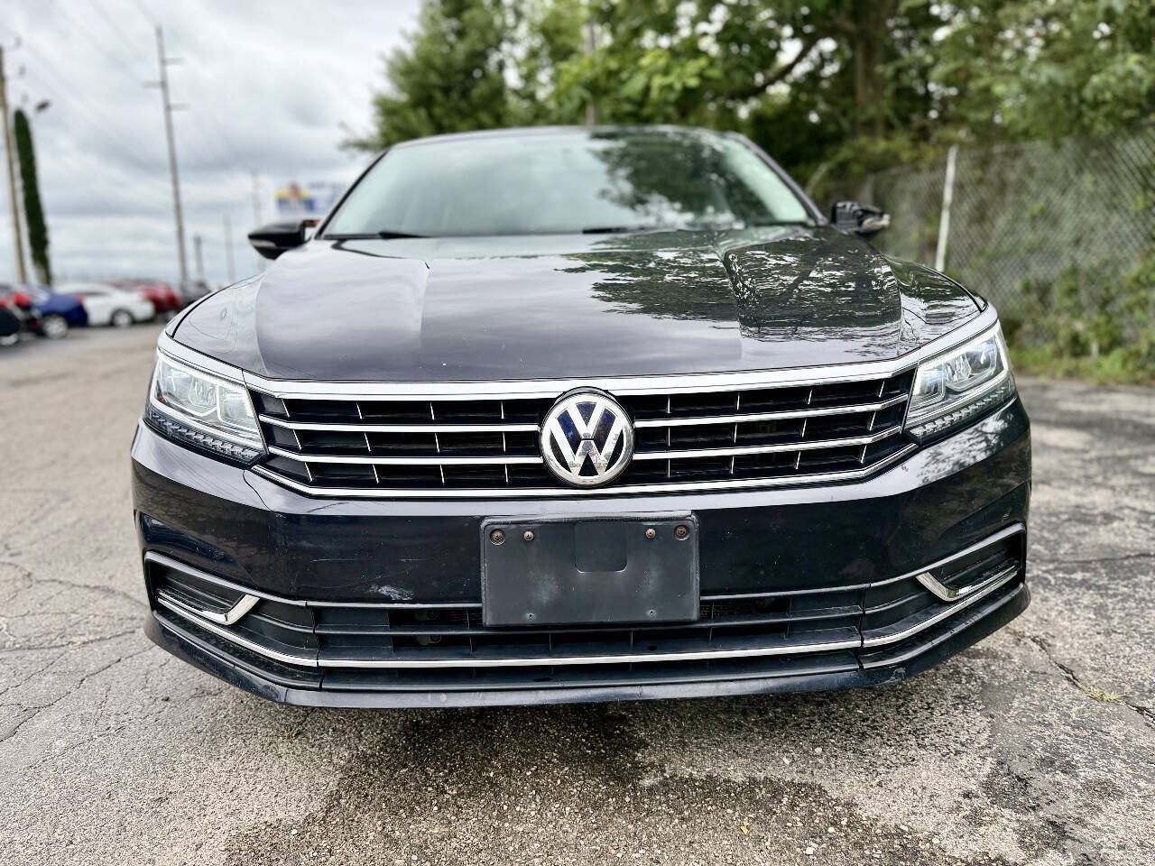 Used 2017 Volkswagen Passat 1.8T SE w/ SE Lighting Package FWD image 8
