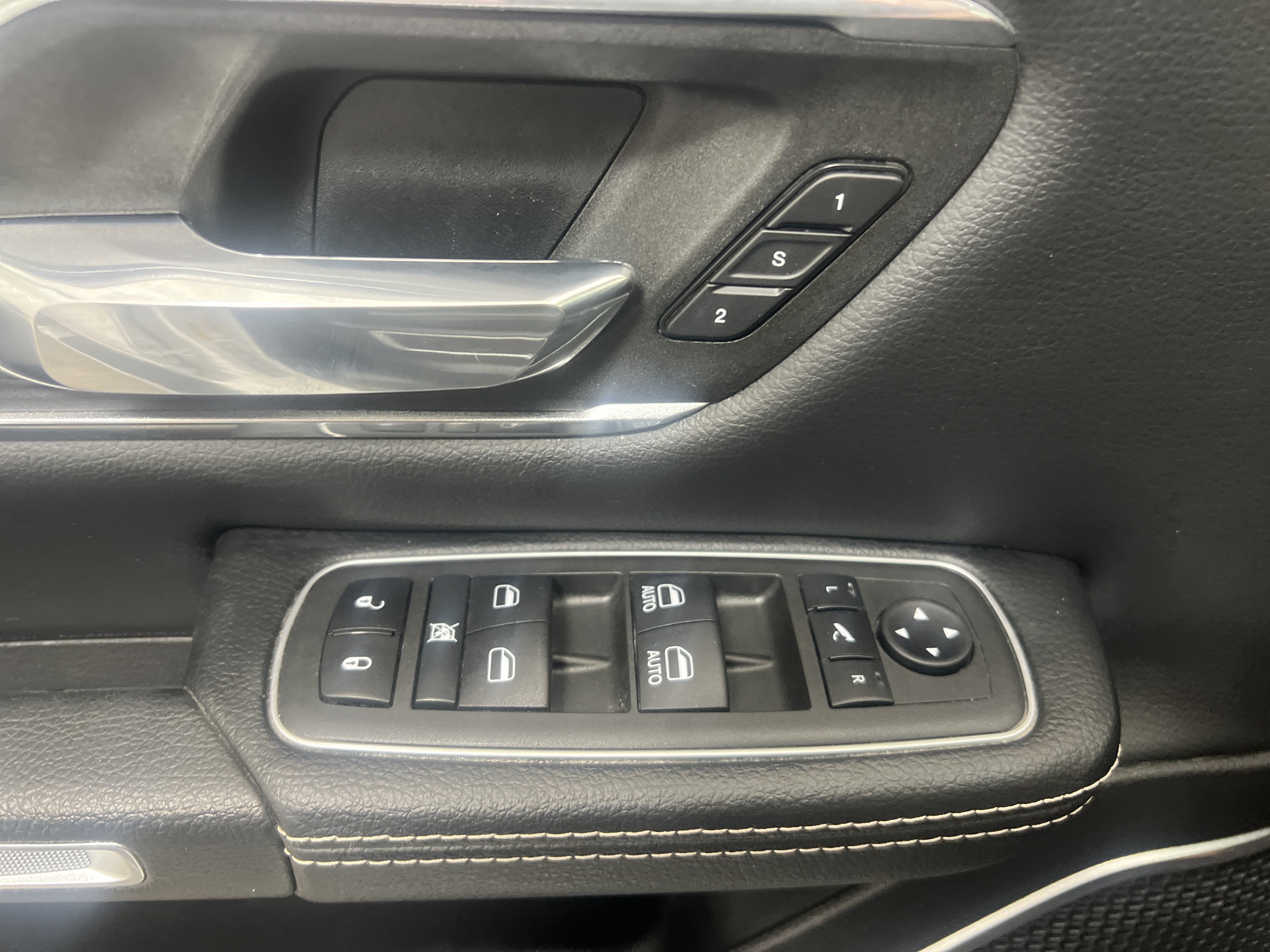 Used 2022 RAM 1500 Laramie AWD/4WD image 31
