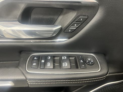 Used 2022 RAM 1500 Laramie AWD/4WD image 31