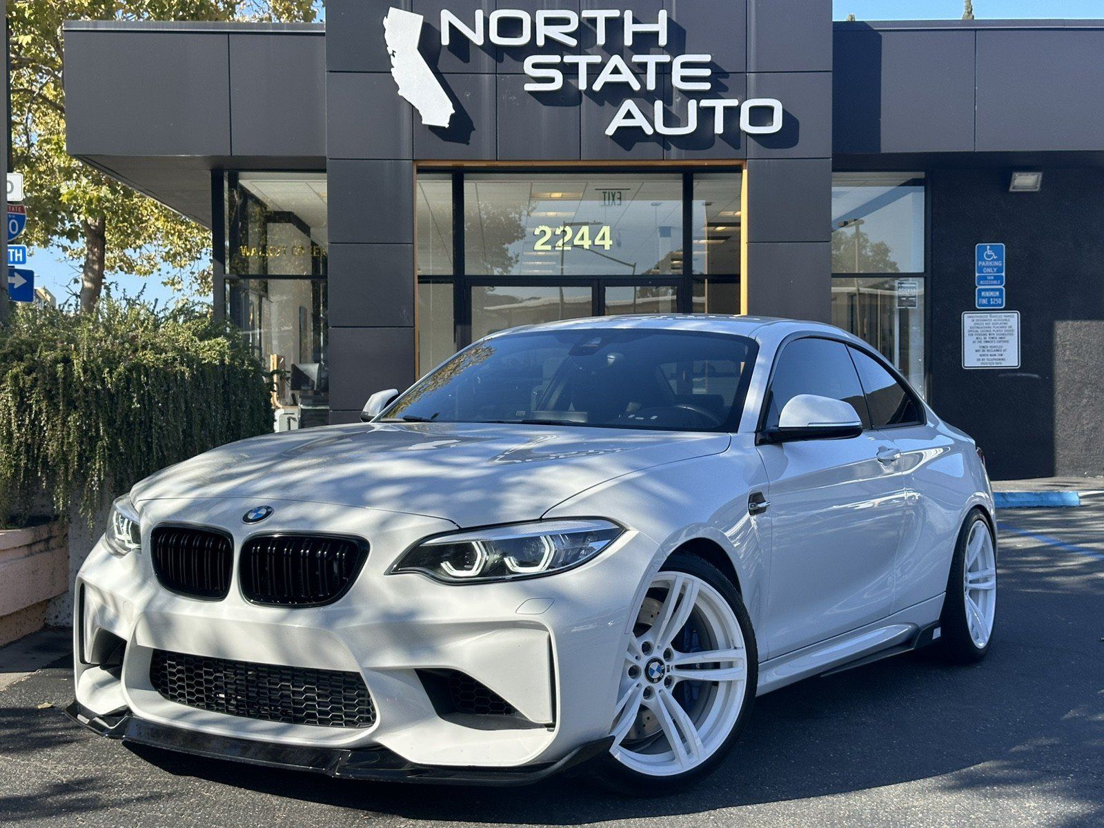Used 2018 BMW M2 RWD image 2