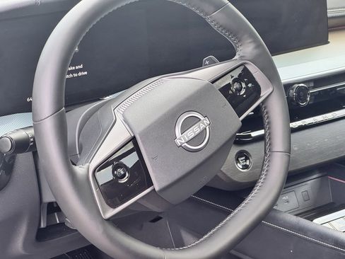 Certified 2025 Nissan Murano SL image 16