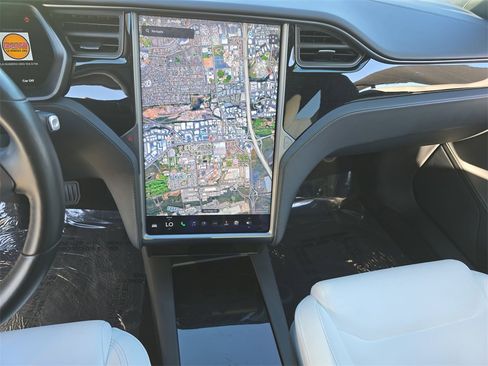 Used 2020 Tesla Model S Long Range image 23