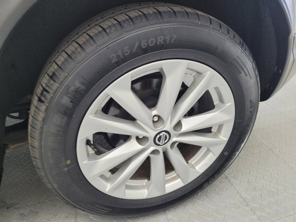 Used 2019 Nissan Rogue Sport SV FWD image 31