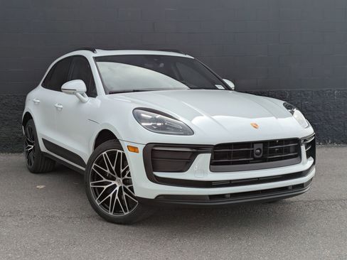 Used 2025 Porsche Macan image 7