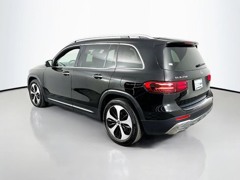 Used 2025 Mercedes-Benz GLB 250 4MATIC image 5