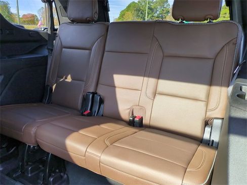 Used 2023 Chevrolet Tahoe High Country w/ Premium Package image 24