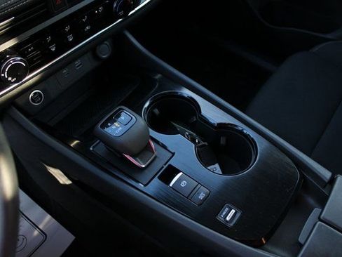 Used 2023 Nissan Rogue S image 23