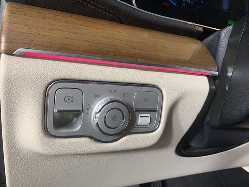 Used 2021 Mercedes-Benz GLS 450 4MATIC image 16