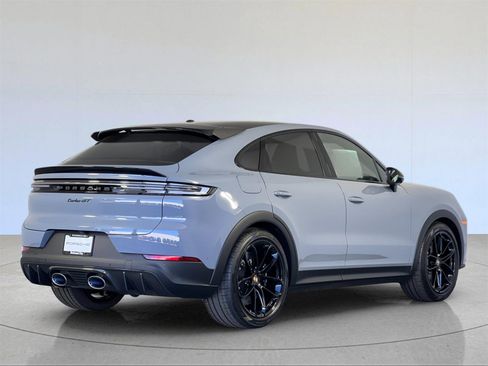 New 2025 Porsche Cayenne Turbo GT image 8
