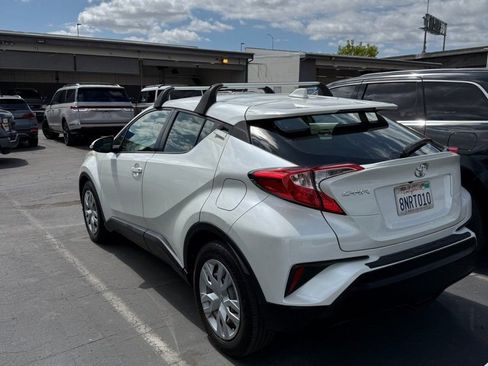 Used 2020 Toyota C-HR LE FWD image 4