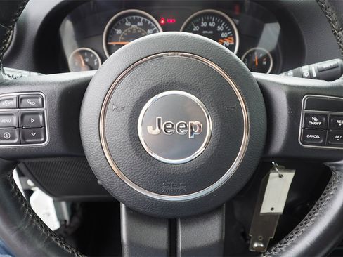 Used 2017 Jeep Wrangler Unlimited Sahara image 26