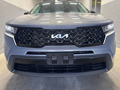 Used 2022 Kia Sorento S w/ Panoramic Sunroof Package AWD/4WD image 3