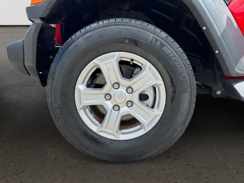 Used 2022 Jeep Wrangler Unlimited Sport image 10